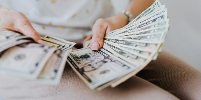 How to Save Money Fast Without Sacrificing Your Lifestyle