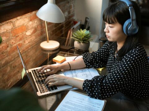 Make Money Online Without Quitting Your Job