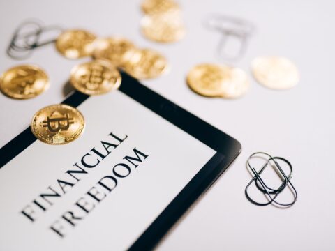 online side hustles for financial freedom